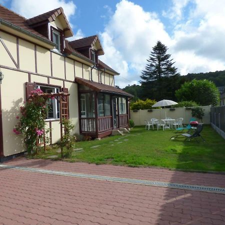 Gite Le Petit Chalet Avec Parking Gratuit Étretat Exterior foto